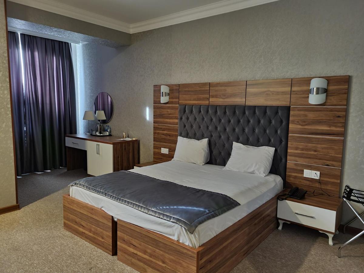 Royal Sapphire Hotel Baku Bagian luar foto