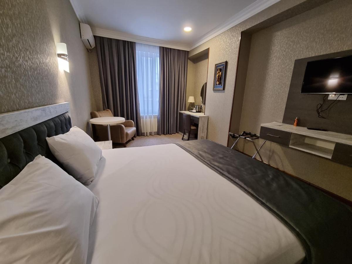 Royal Sapphire Hotel Baku Bagian luar foto