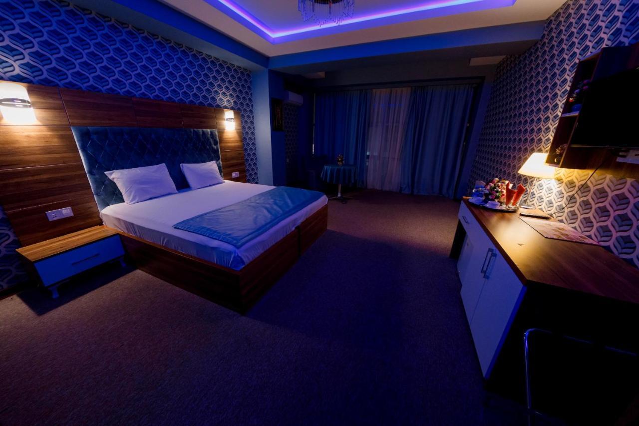 Royal Sapphire Hotel Baku Bagian luar foto