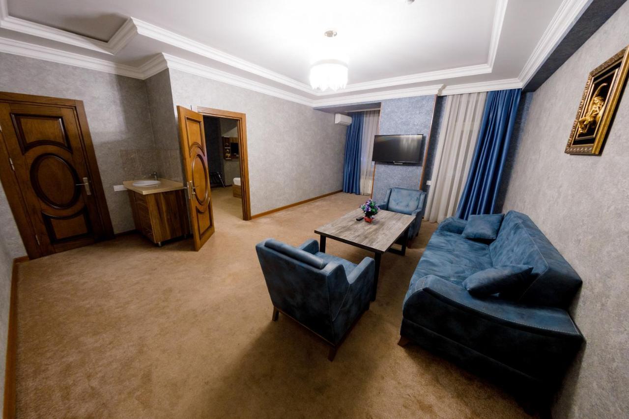 Royal Sapphire Hotel Baku Bagian luar foto