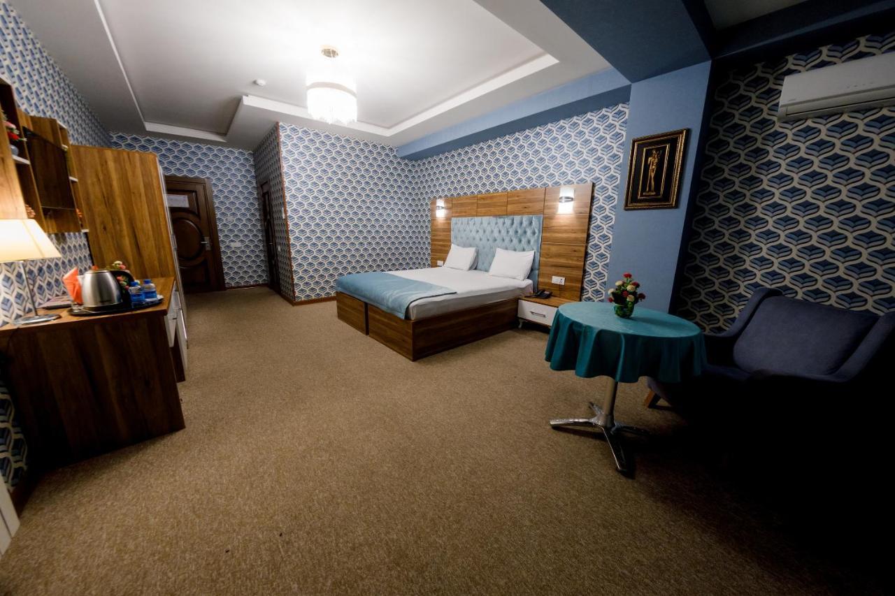 Royal Sapphire Hotel Baku Bagian luar foto