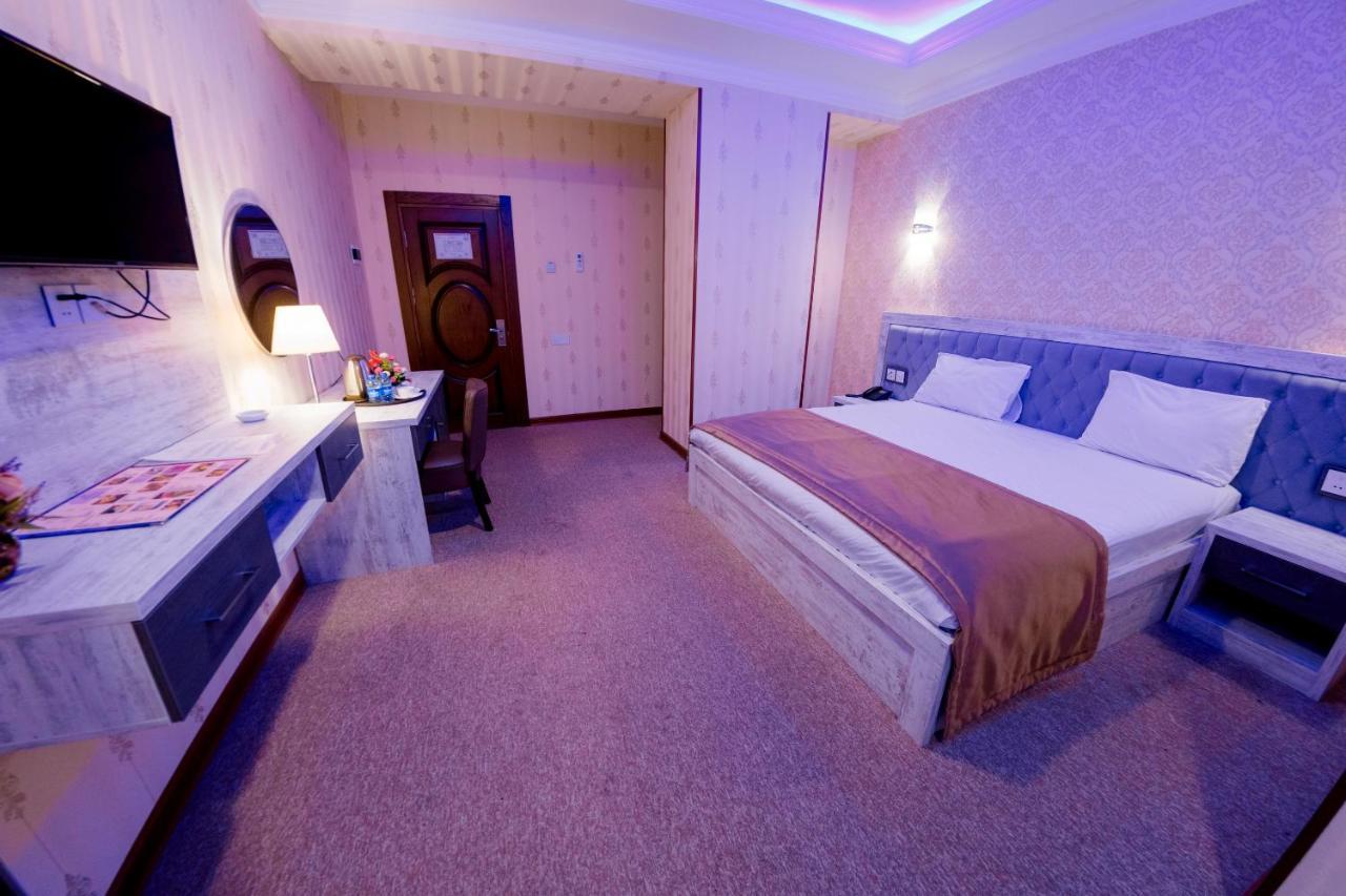 Royal Sapphire Hotel Baku Bagian luar foto