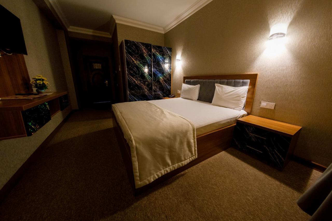 Royal Sapphire Hotel Baku Bagian luar foto